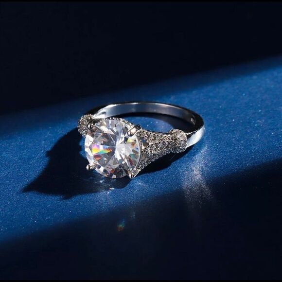 Beautiful White Gold Plated Moissanite Diamond Ring - Picture 7 of 8